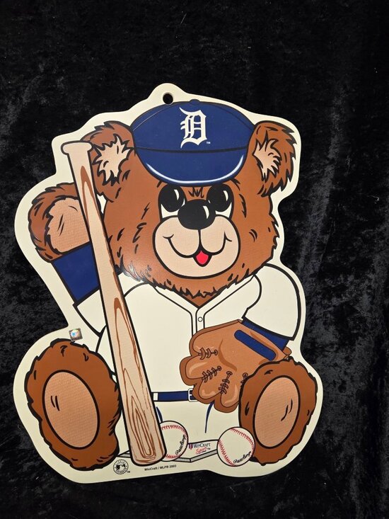 Wincraft Other - Detroit Tigers Bear Baseball Sign By WinCraft 2003 MLB Vintage Wall Decor